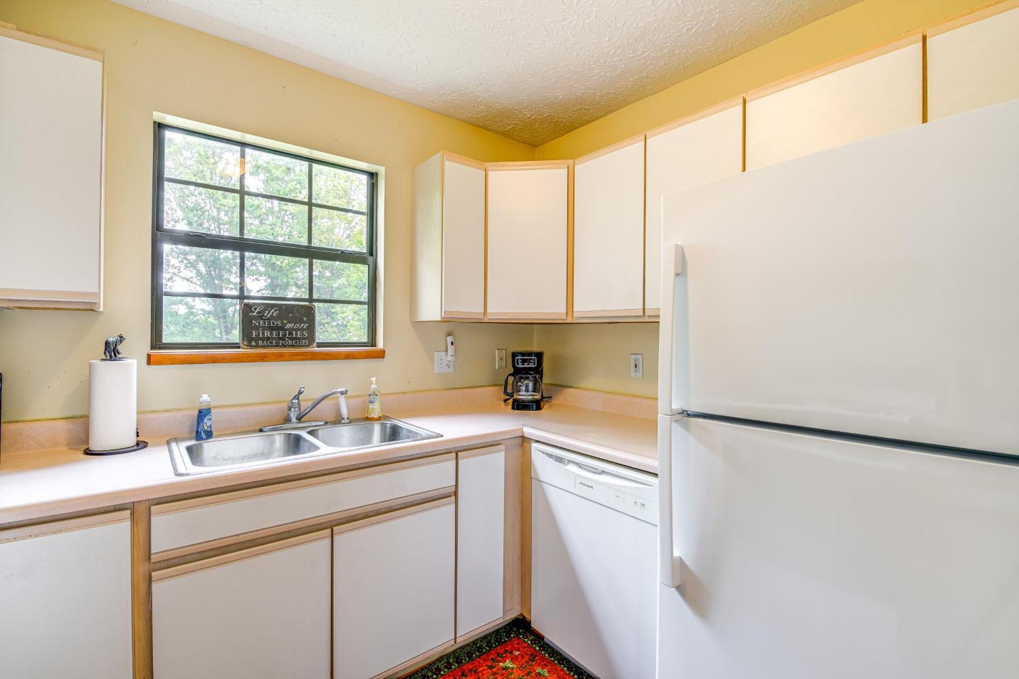 Pet-Friendly Sevierville Rental With Private Hot Tub Exterior photo
