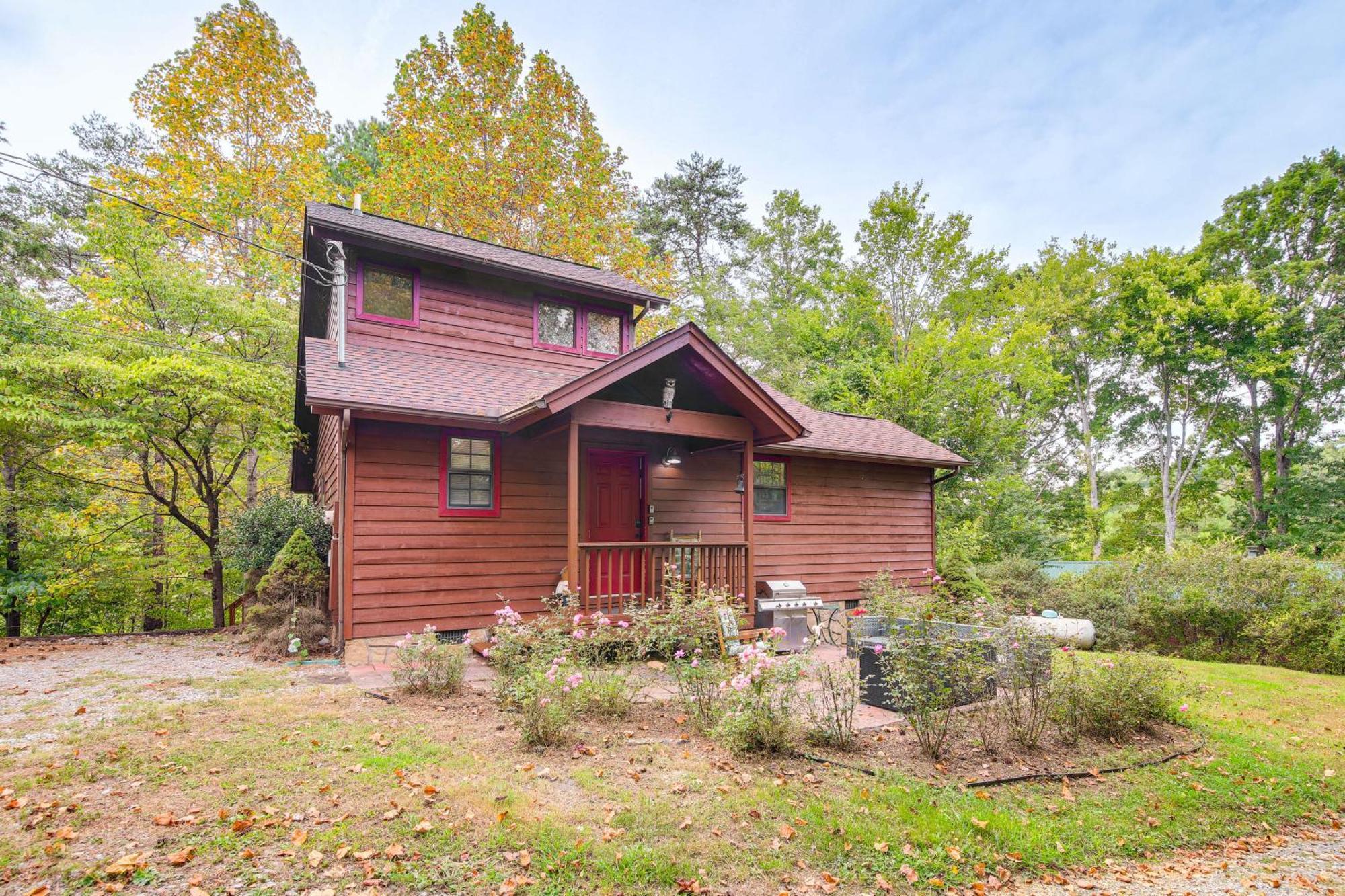 Pet-Friendly Sevierville Rental With Private Hot Tub Exterior photo