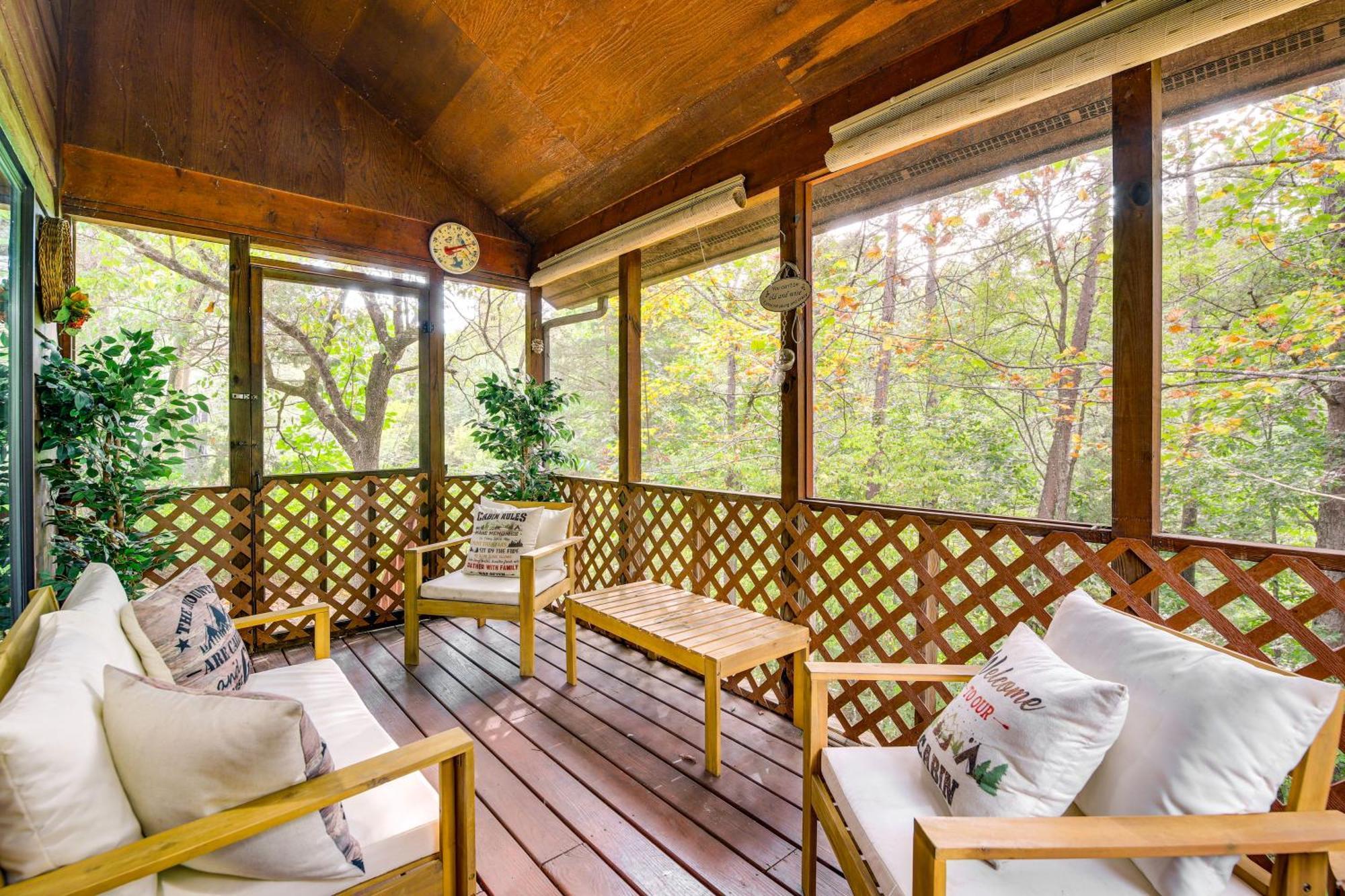 Pet-Friendly Sevierville Rental With Private Hot Tub Exterior photo